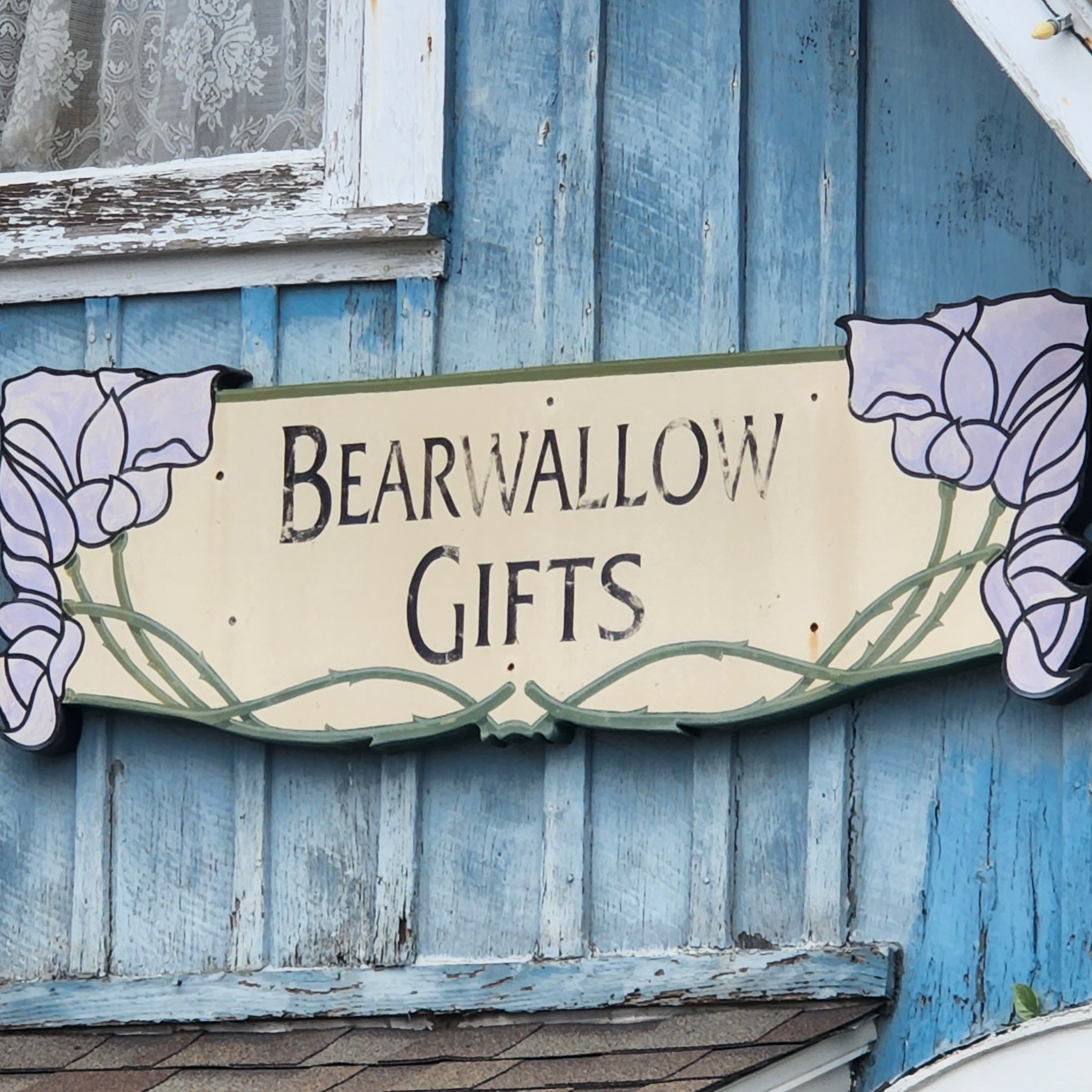 Bearwallow Gifts logo
